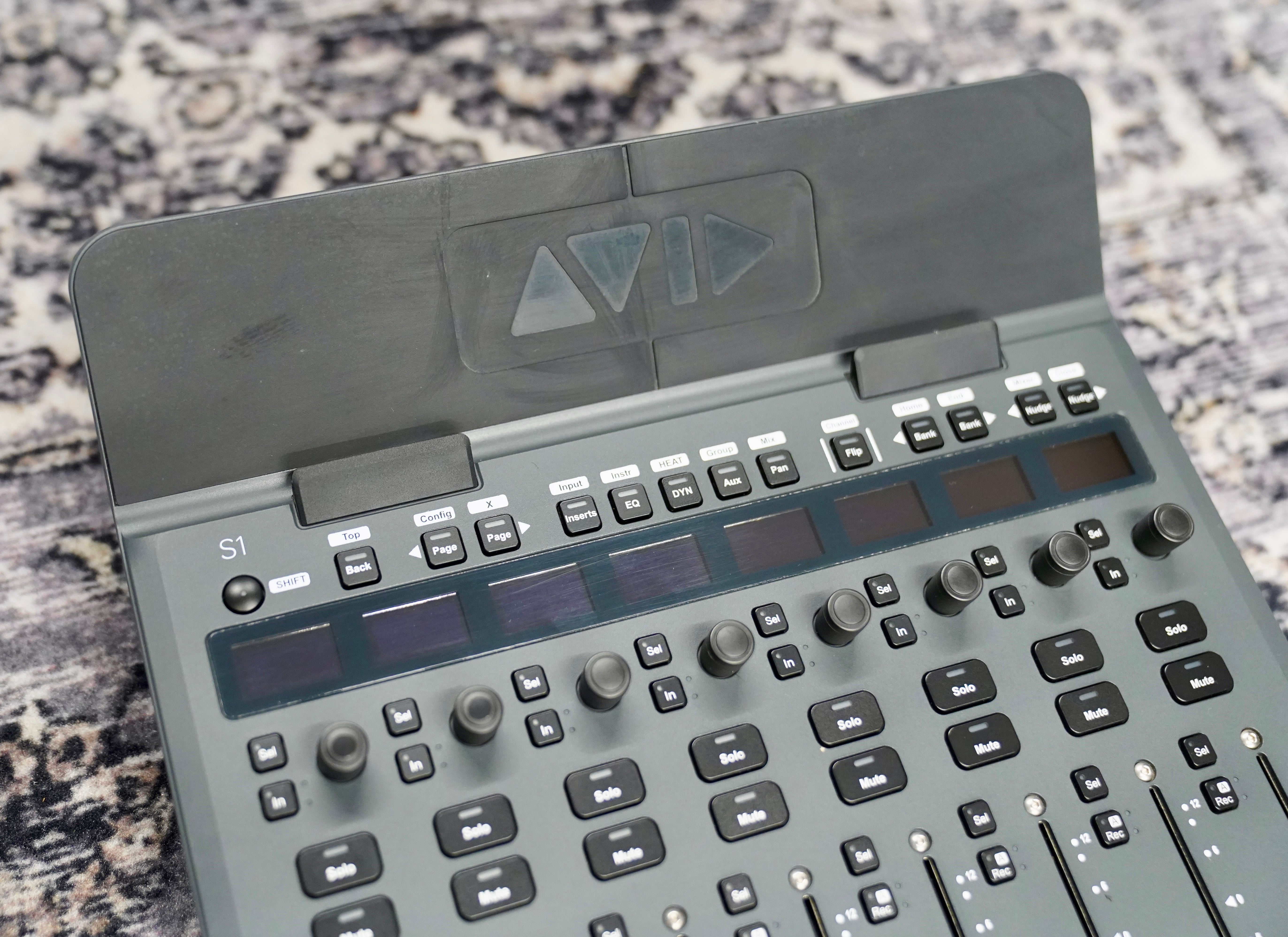 Avid S1 Controller