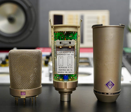 Neumann U87 (1977)