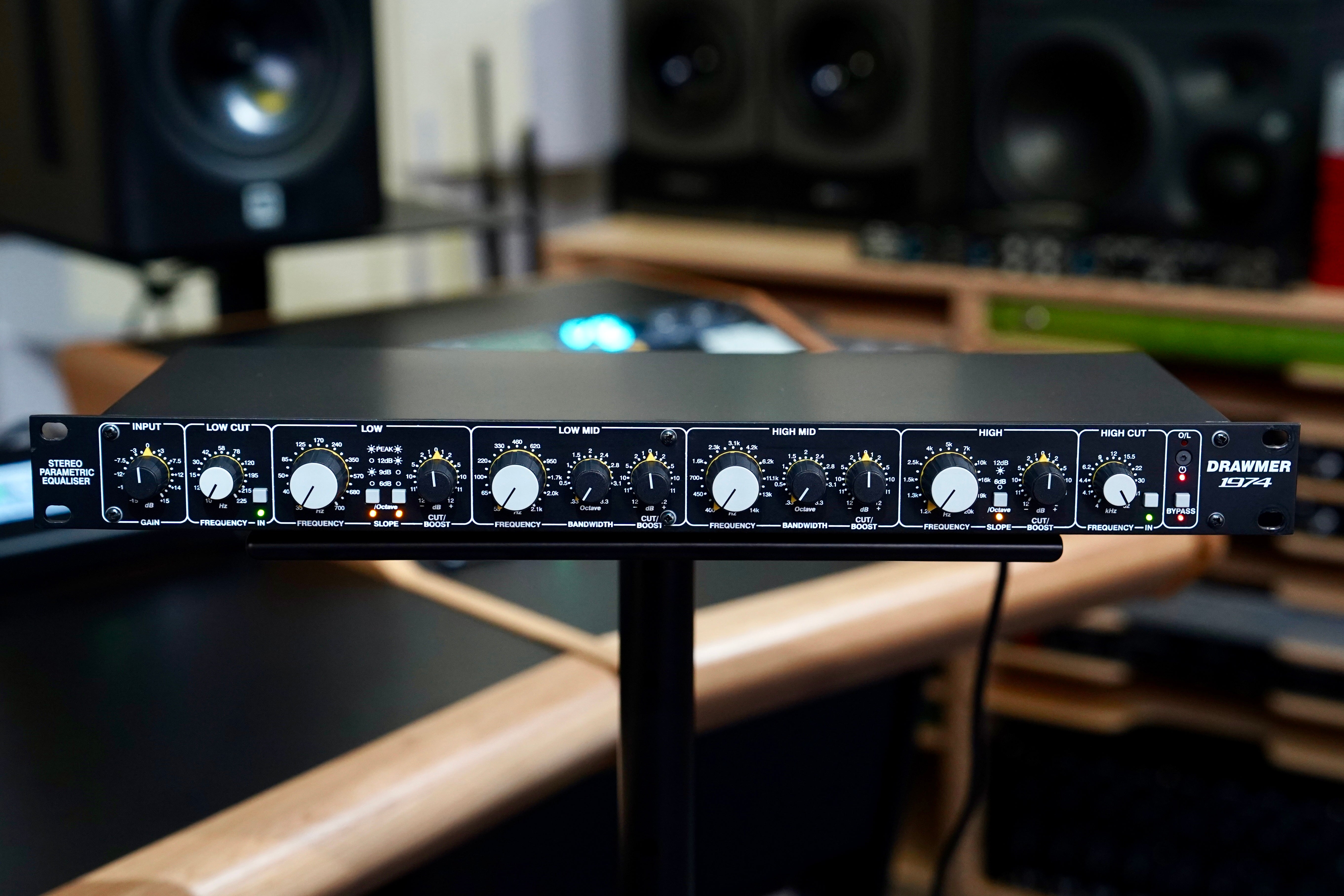 Drawmer 1974 Stereo Parametric EQ