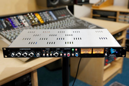 API 2500+ Bus Compressor