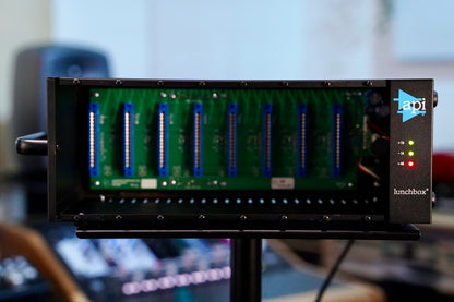 API 500-8P 500 Series Chassis