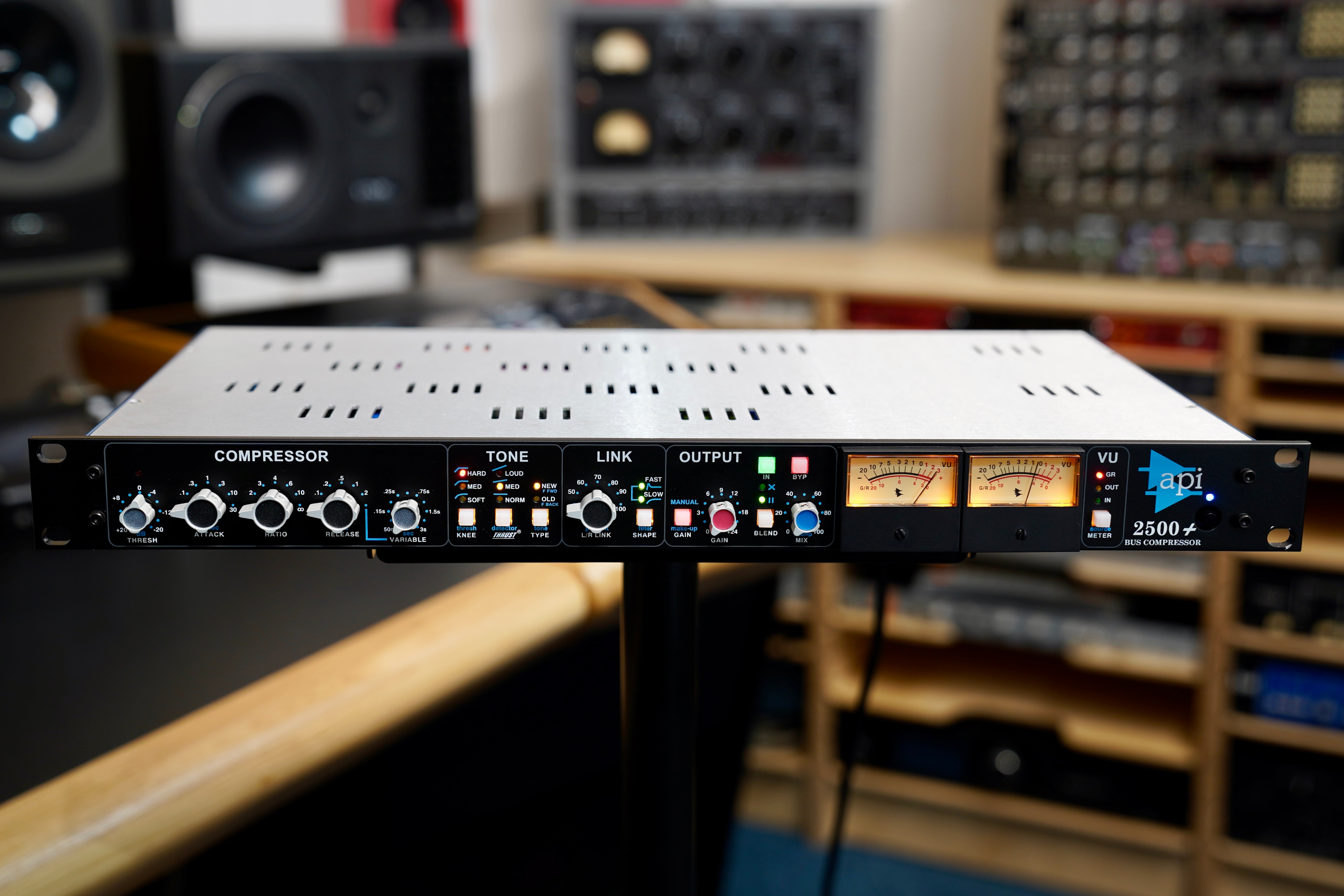 API 2500+ Bus Compressor