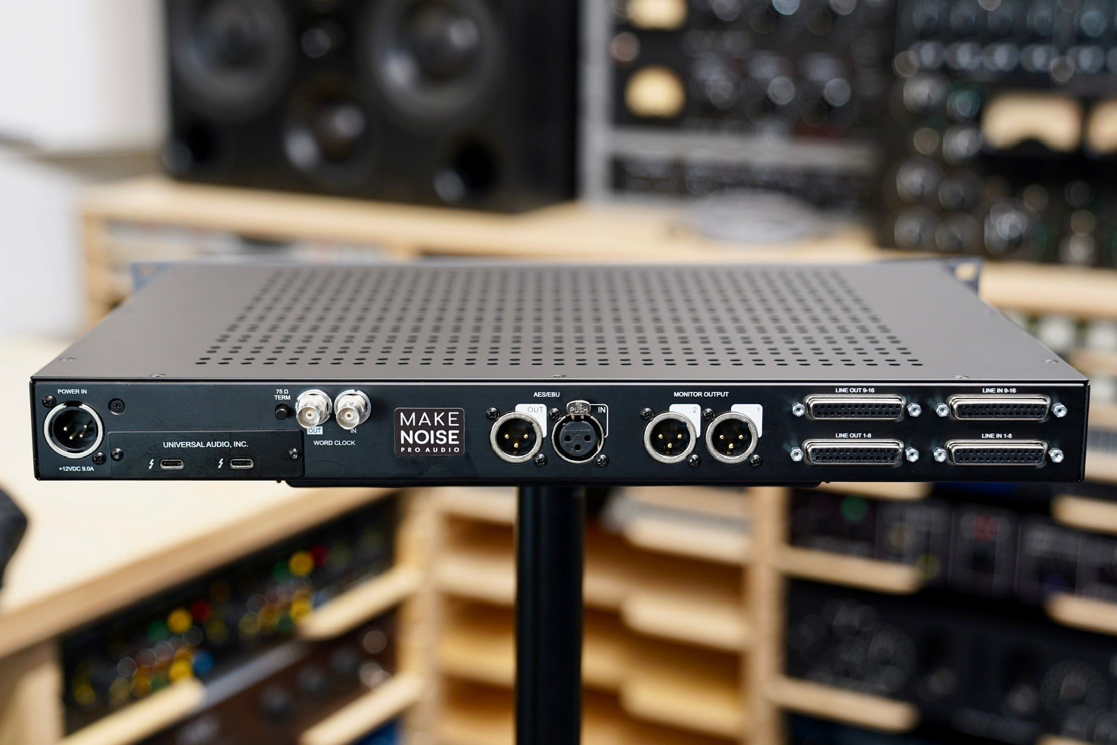 Universal Audio Apollo X16 Thunderbolt 3 Audio Interface