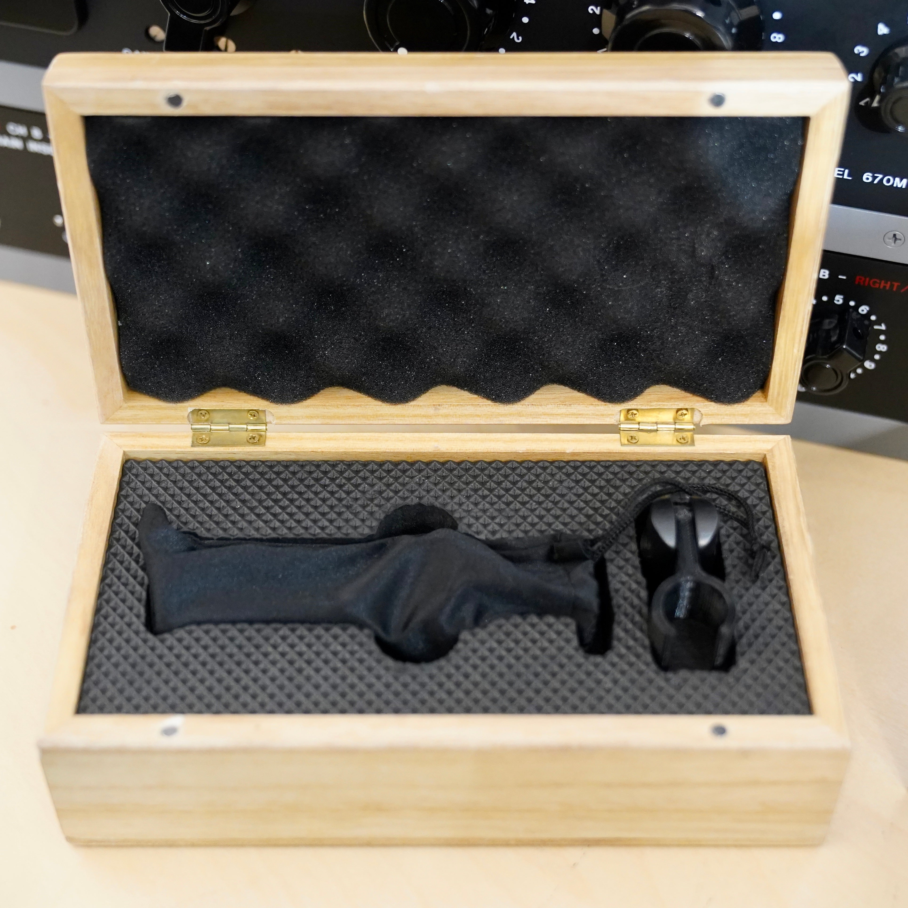 sE Electronics Voodoo VR1 Passive Ribbon Microphone