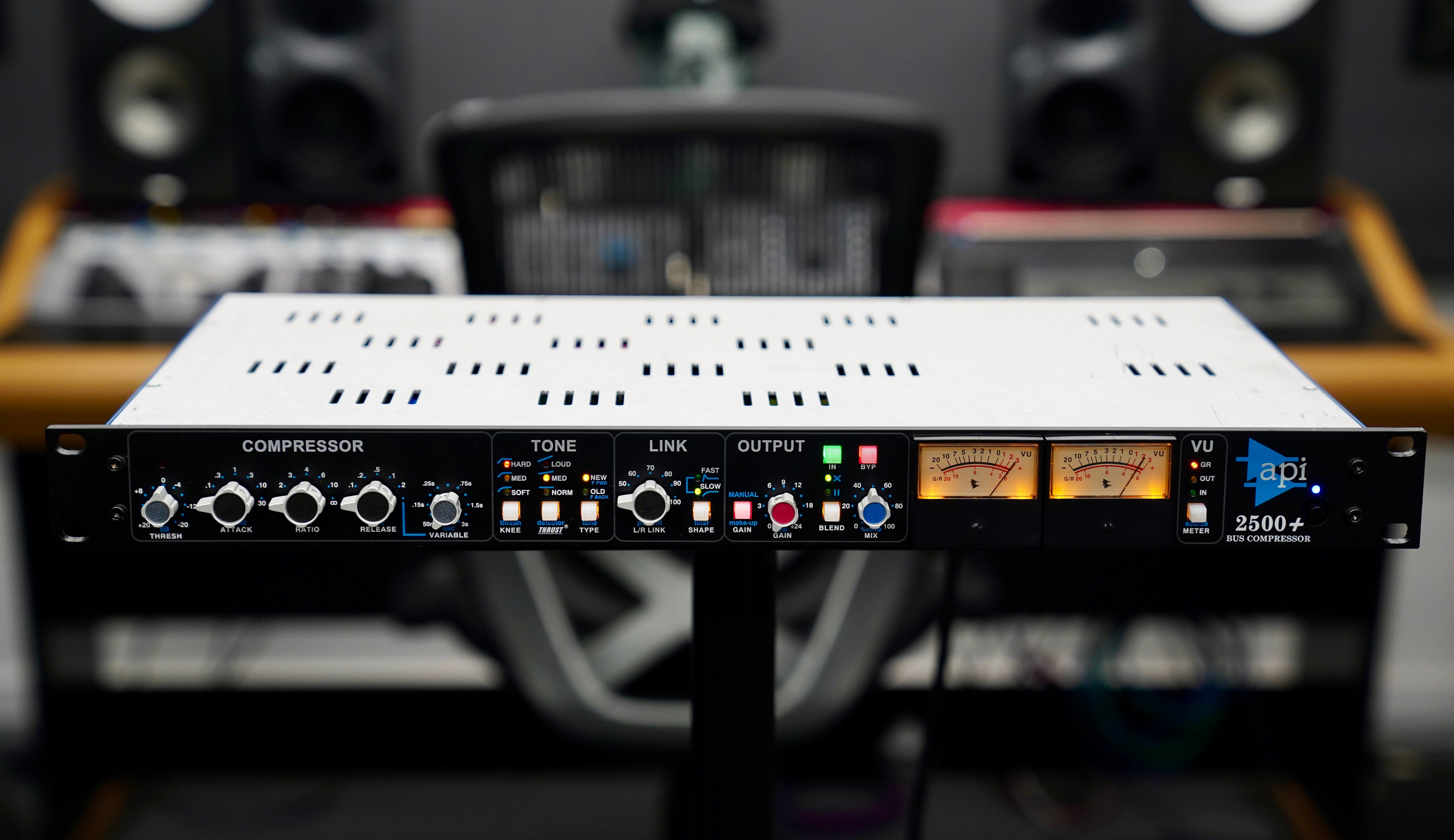 API 2500+ Bus Compressor