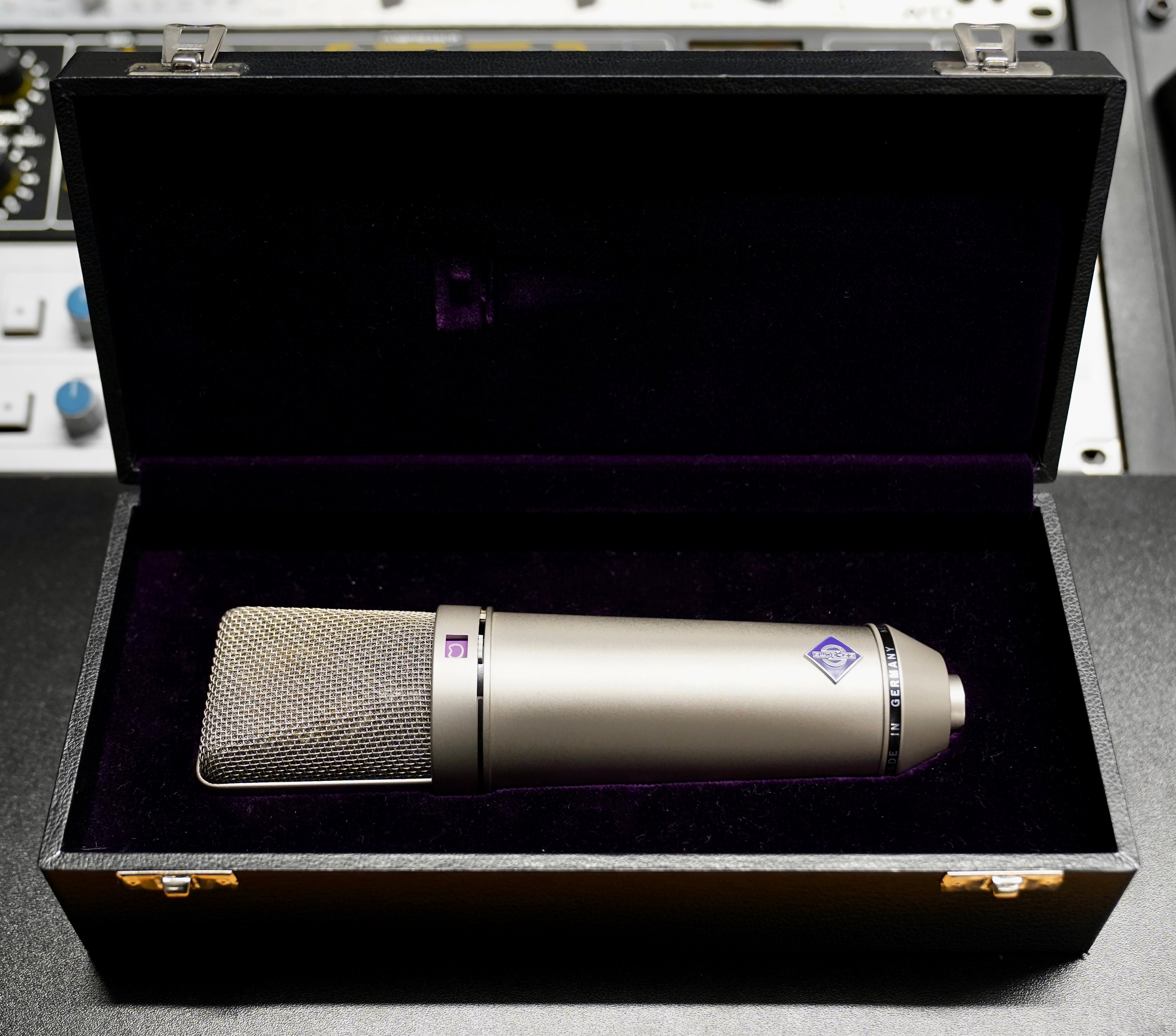 Neumann U87 (1979)