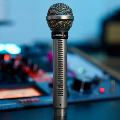 AKG D24