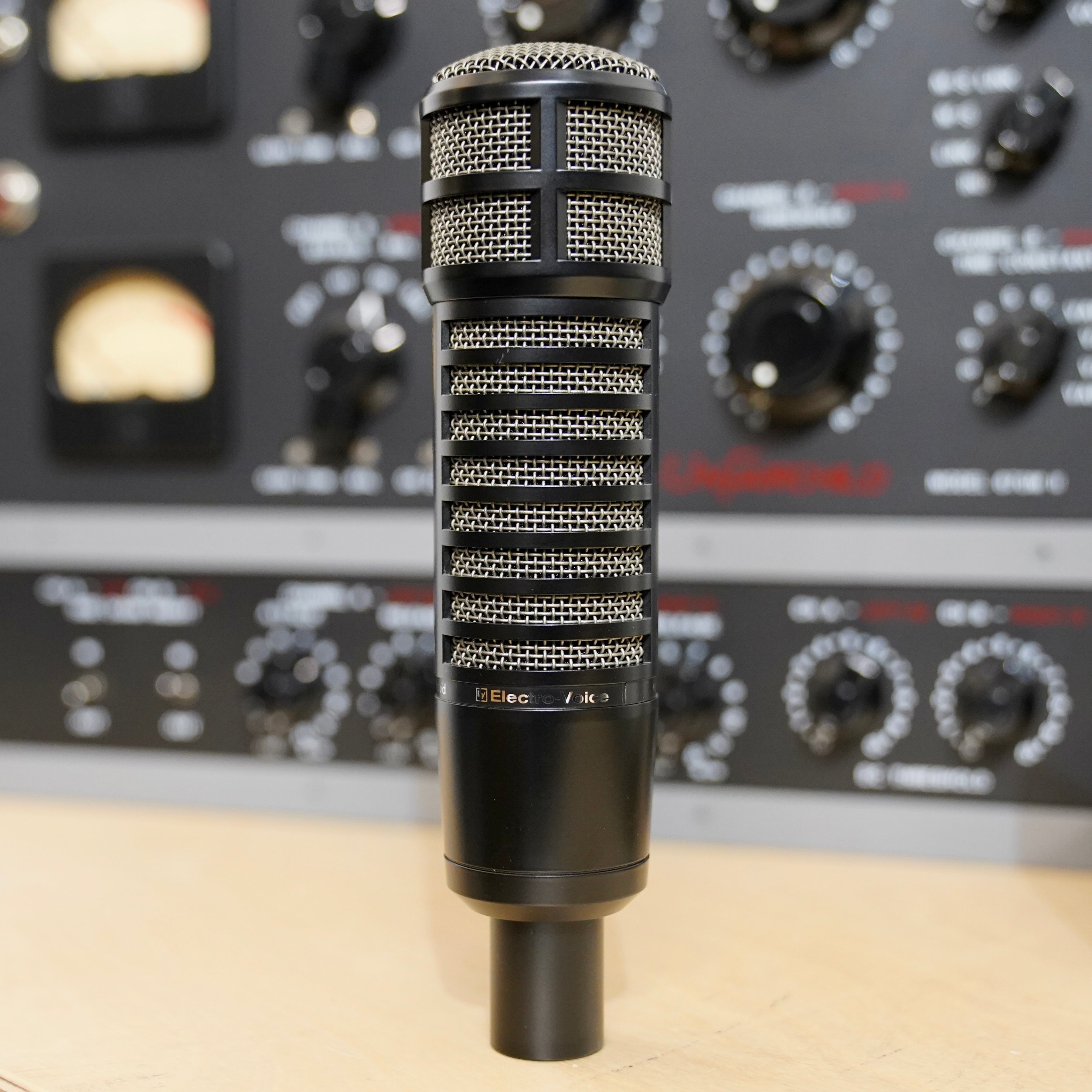 Electro-Voice RE320 Variable-D Dynamic Microphone