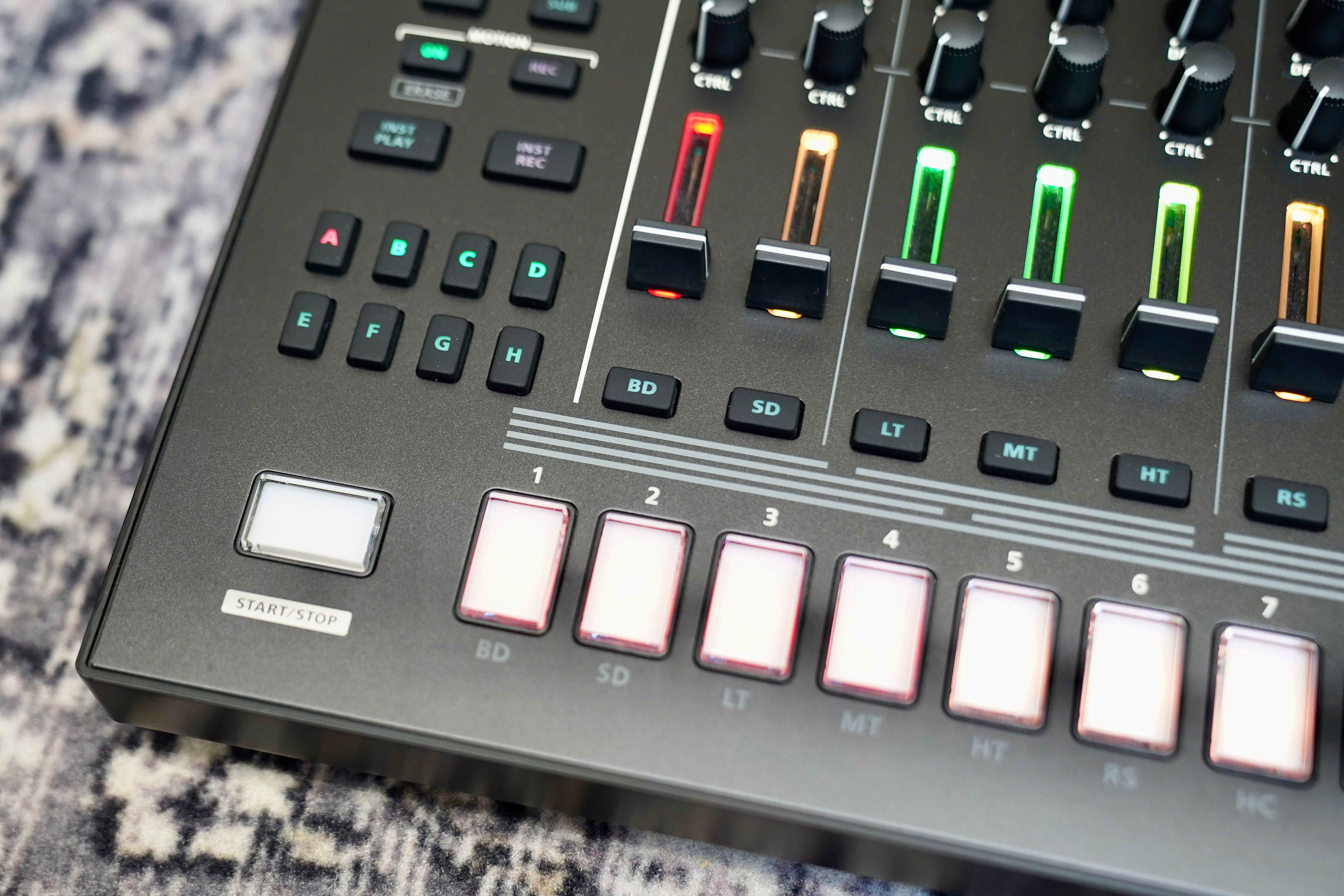 Roland TR8-S Rhythm Performer