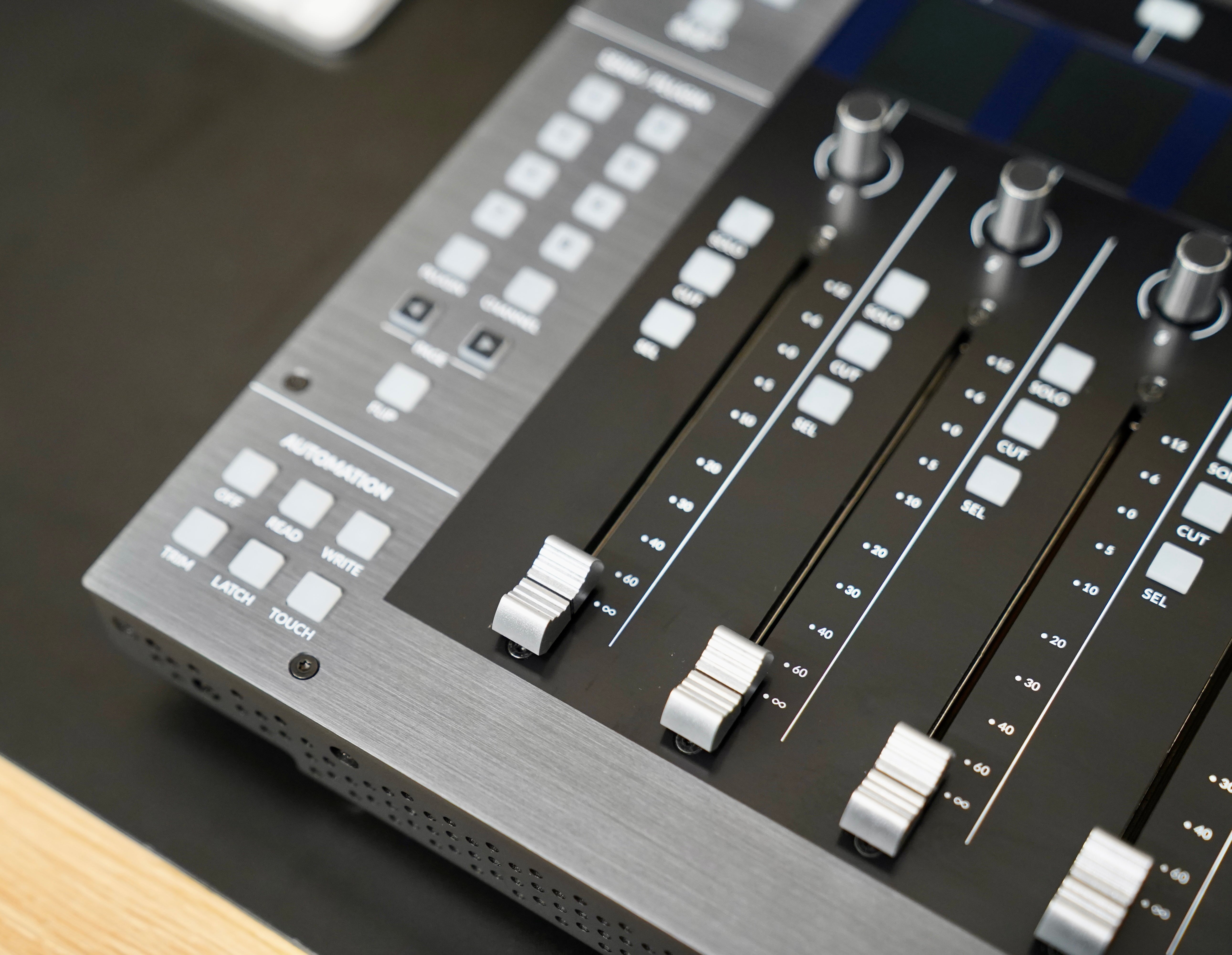 SSL UF8 Advanced DAW Controller