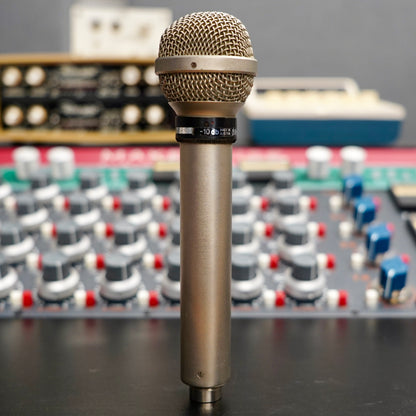 AKG D24