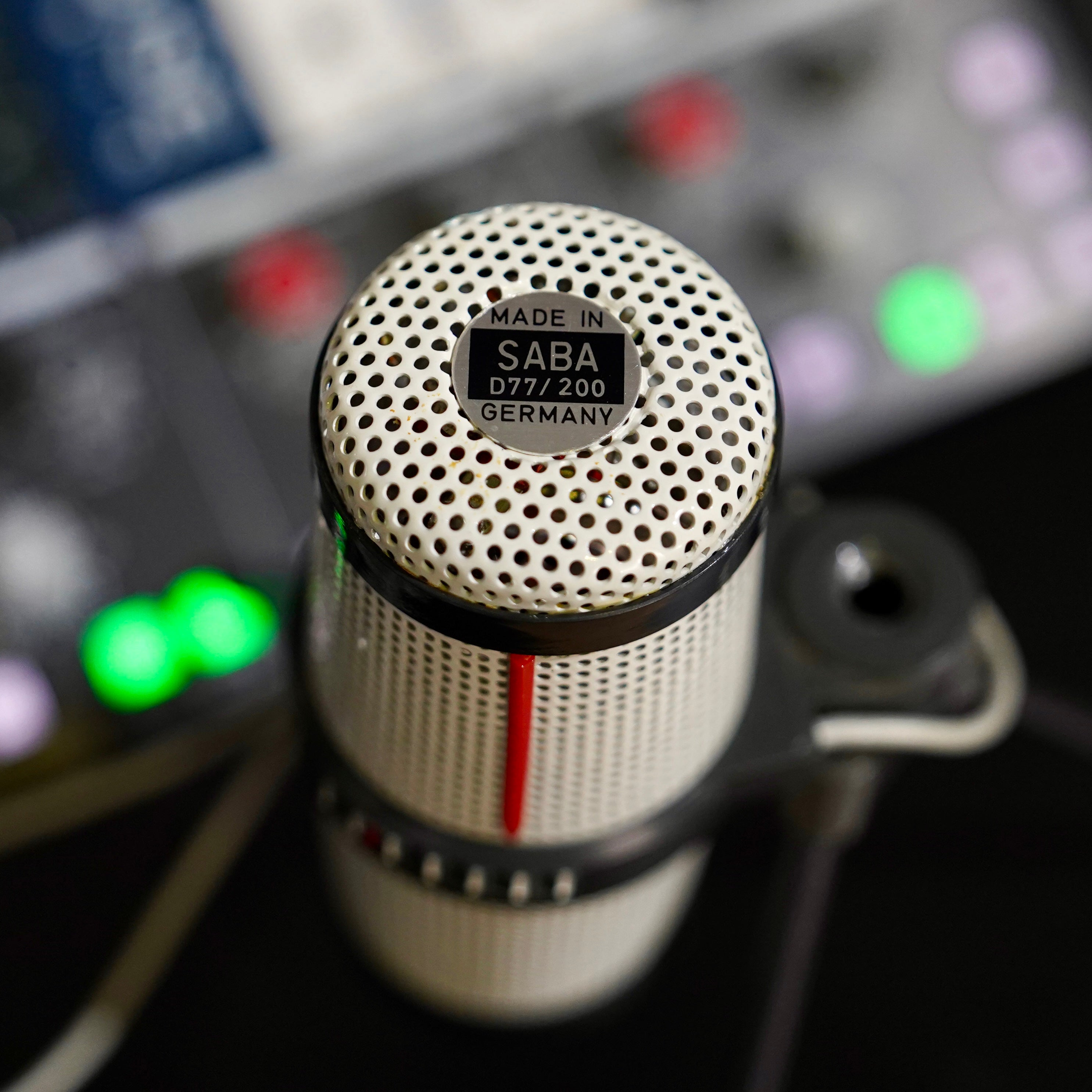 Saba (AKG) D-77/200