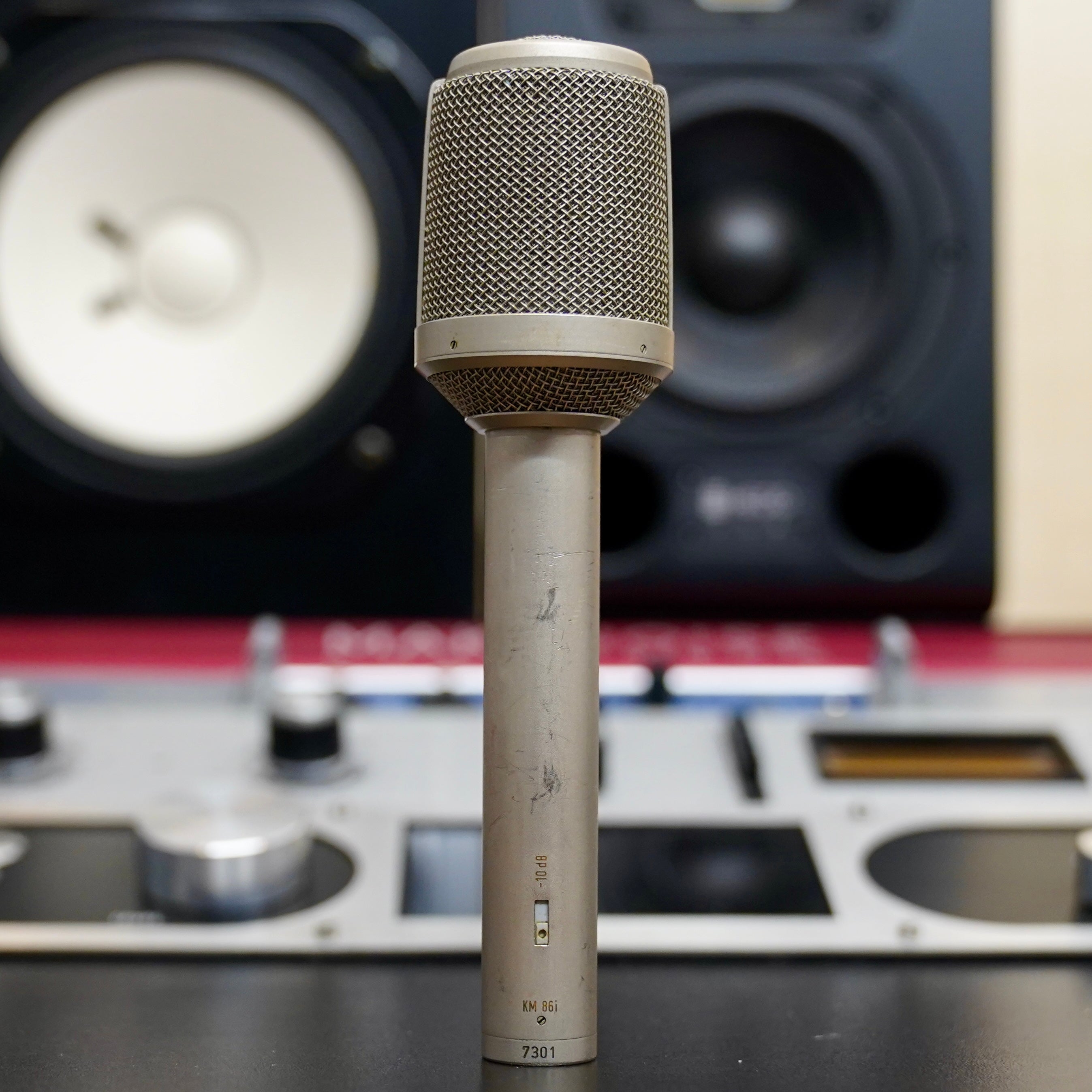 Neumann KM86i