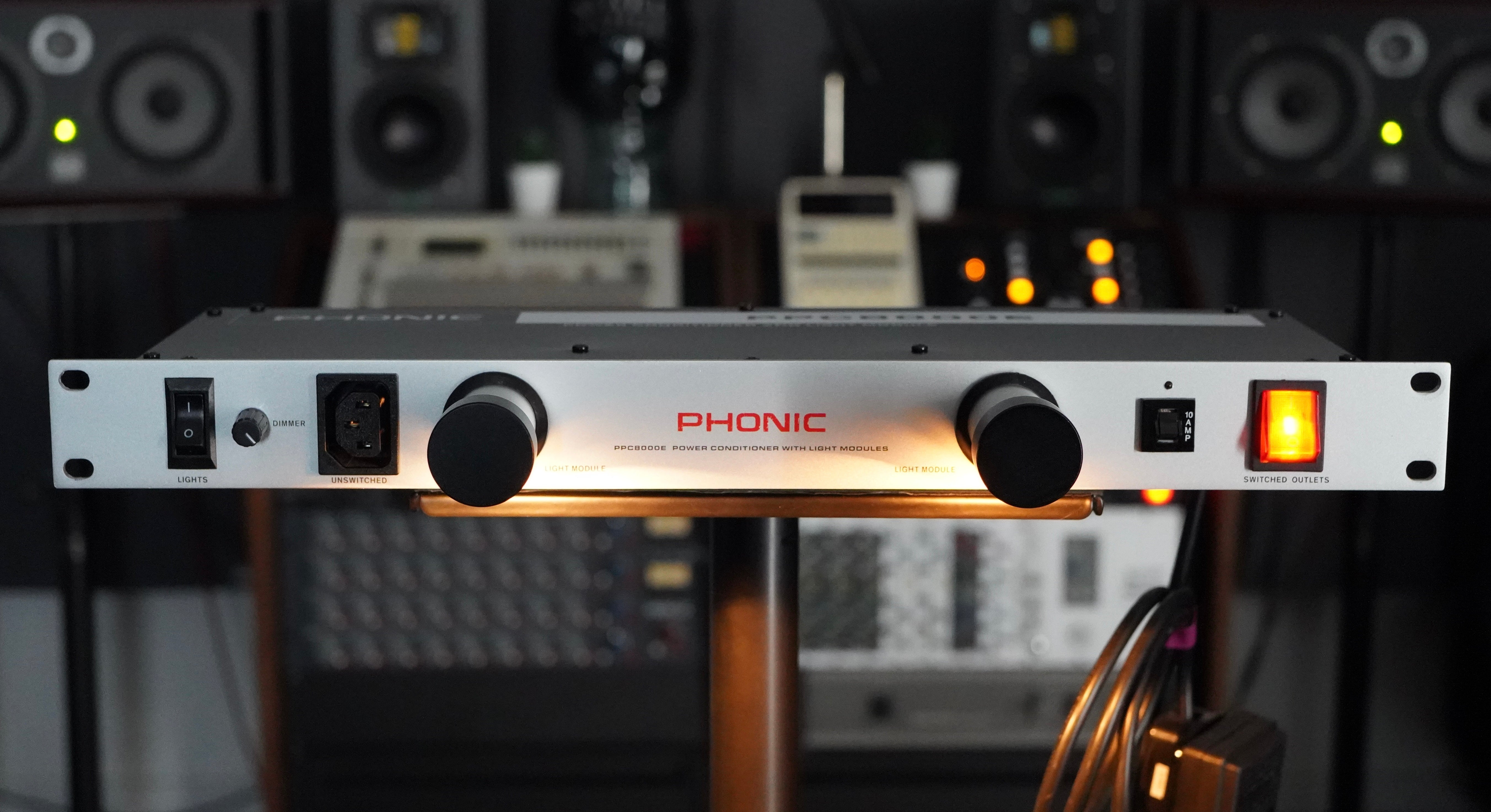 Phonic PPC8000E Power Conditioner with Rack Light Modules