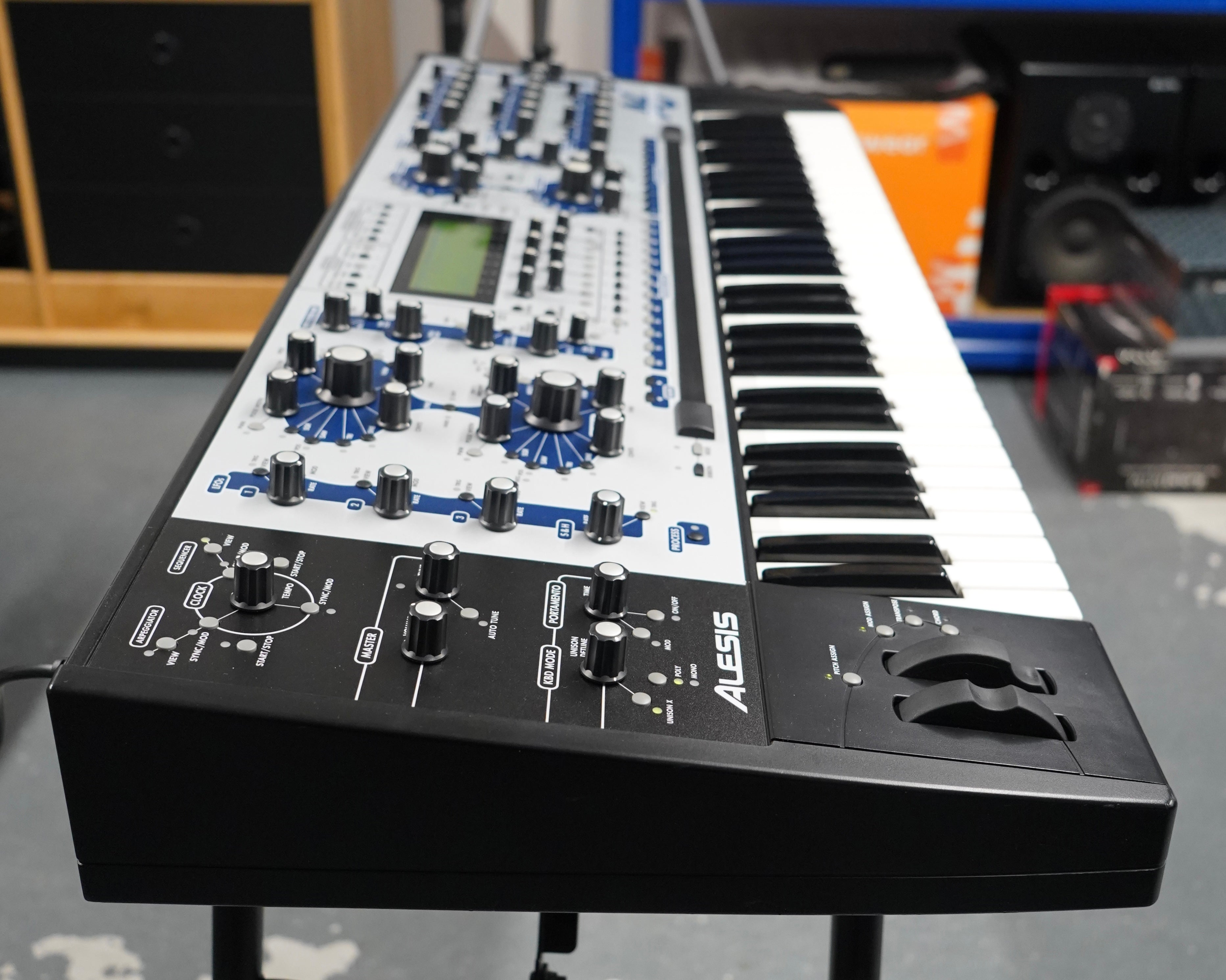 Alesis Andromeda A6
