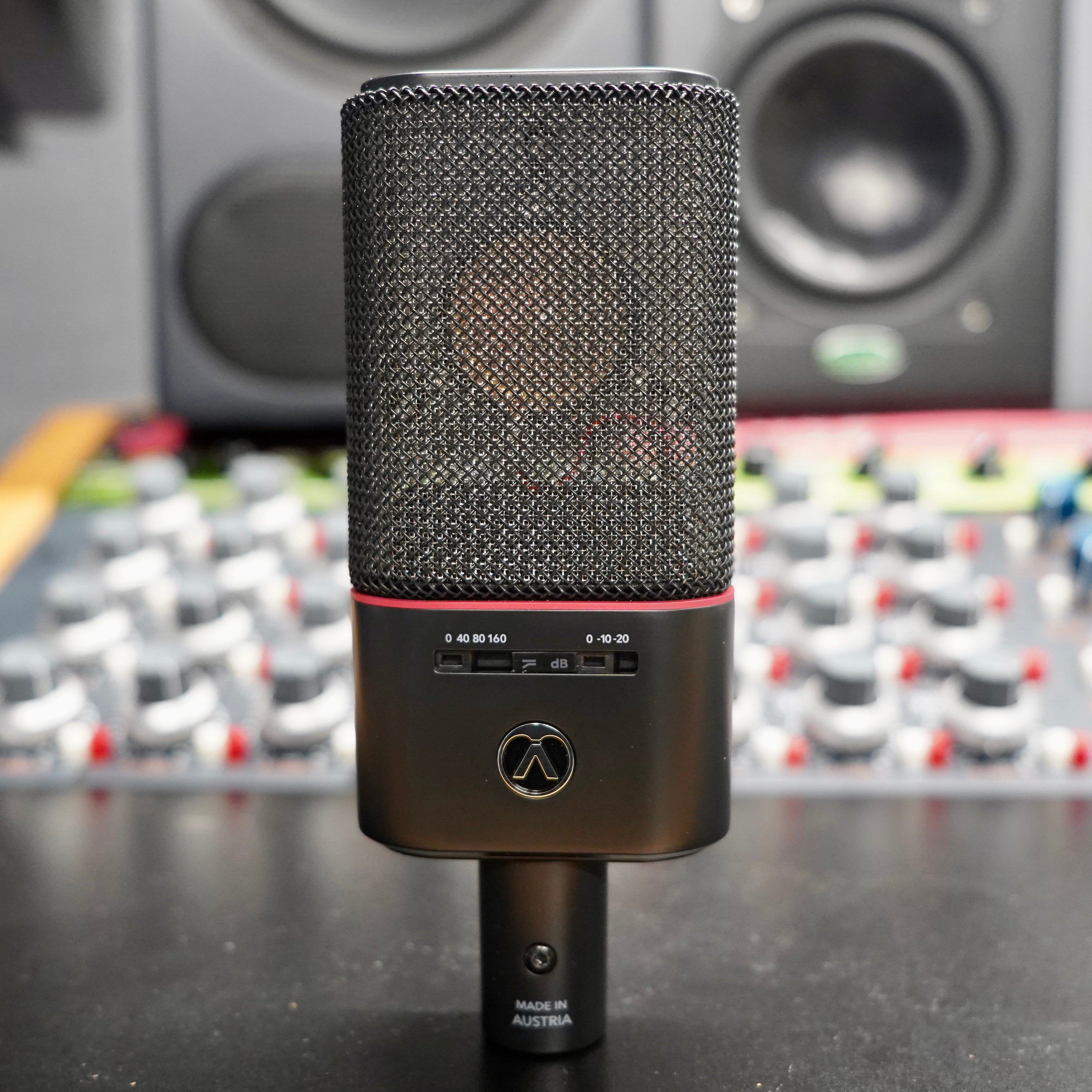 Austrian Audio OC18