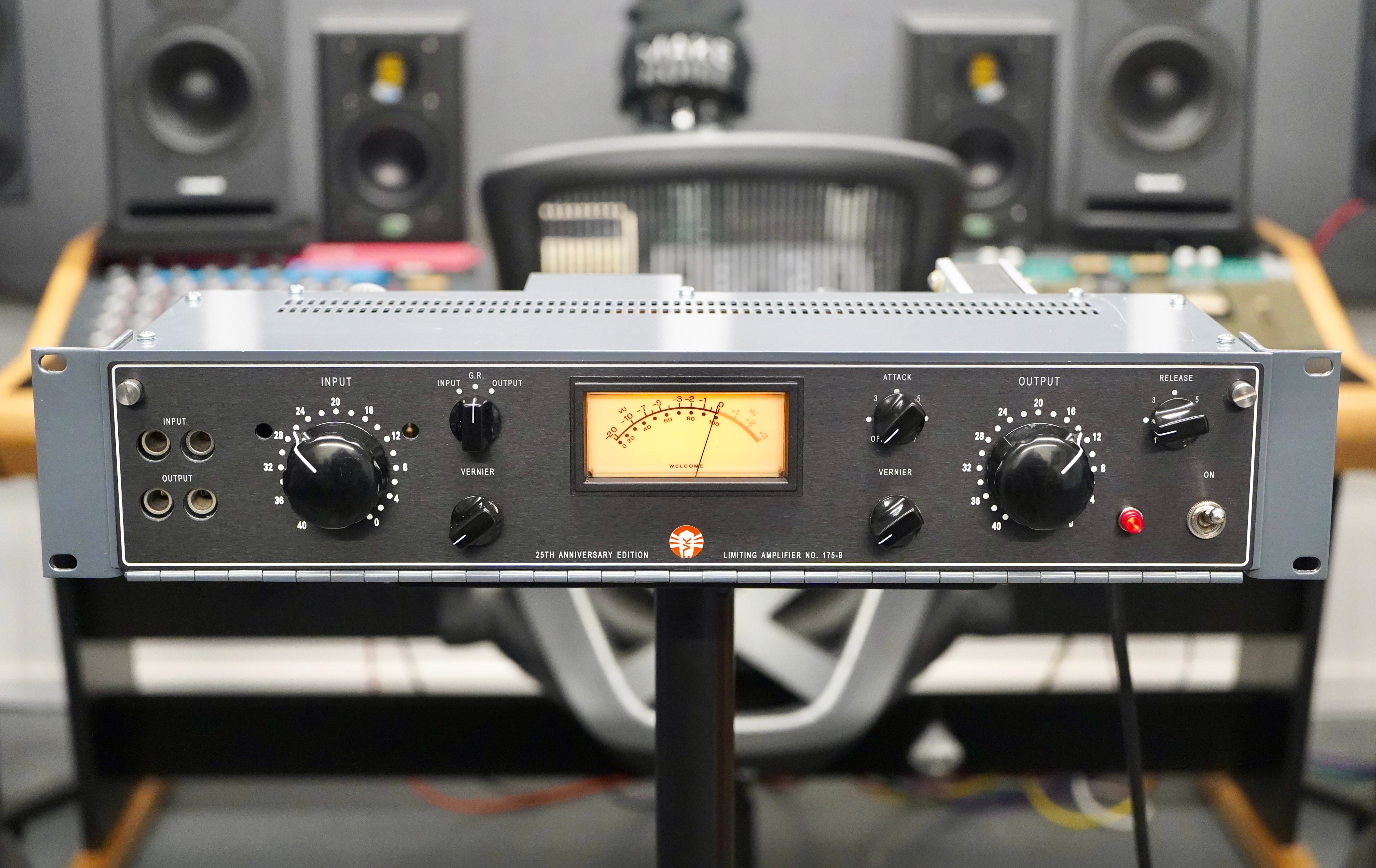 Vintage King 175-B by Retro Instruments