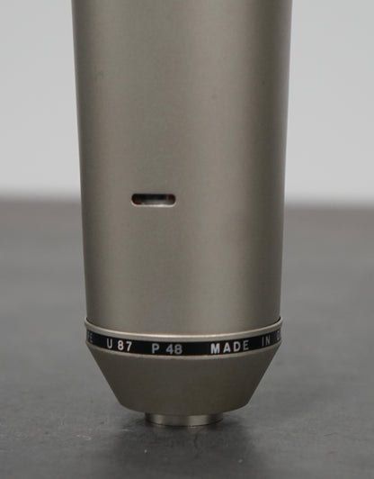 Neumann U87 (1981)