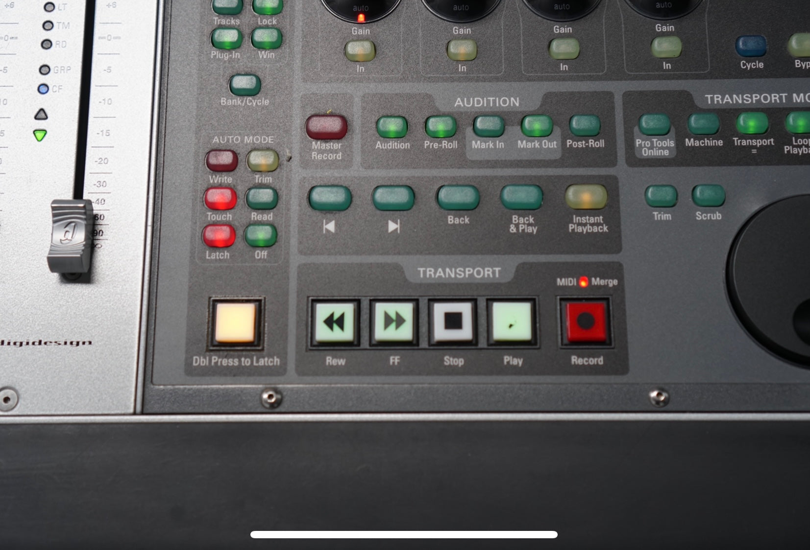Avid D-Command 24 ES Fader Control Surface for Pro-tools with X-Mon