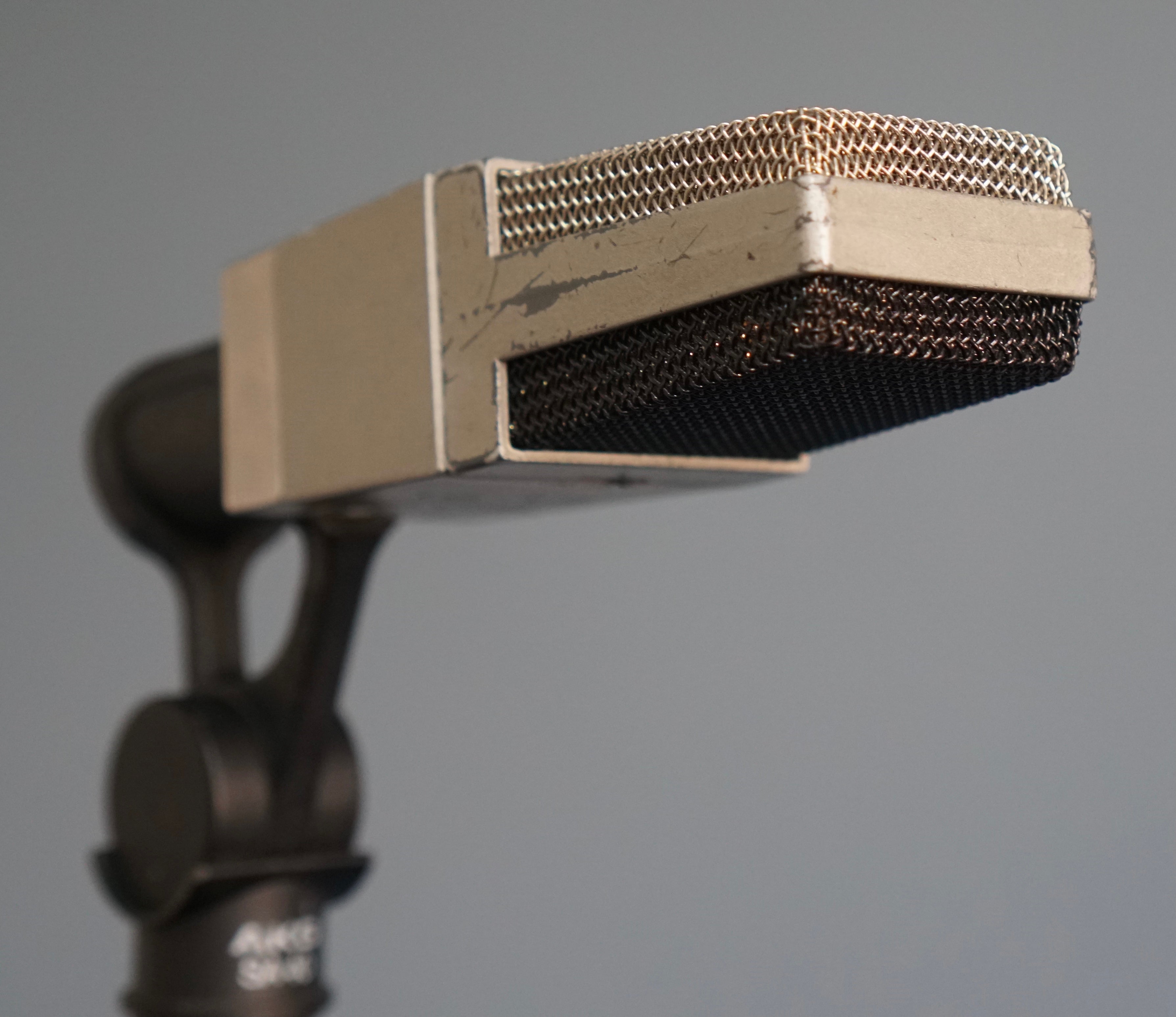 AKG C412