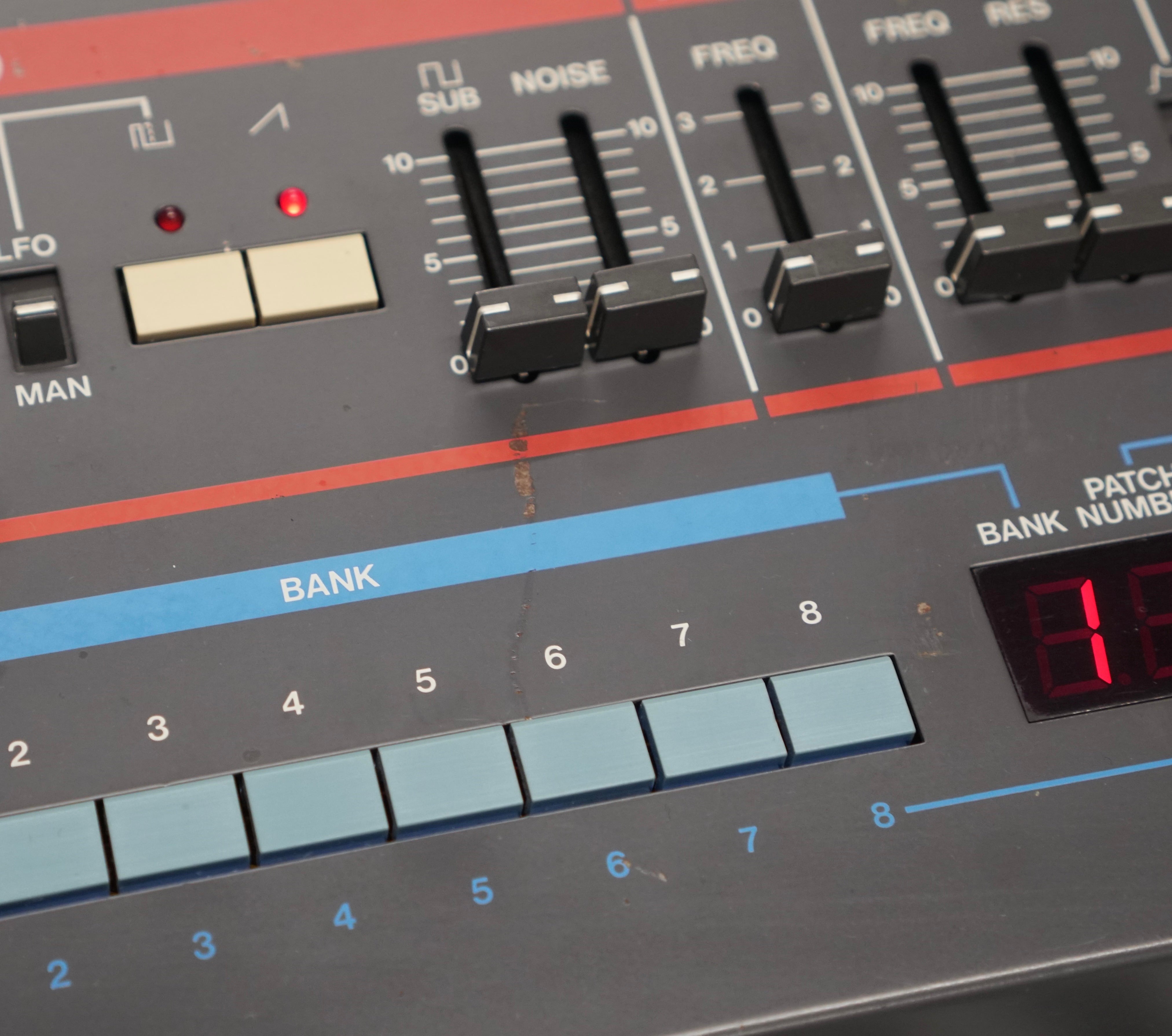 Roland Juno-106 (Serviced)