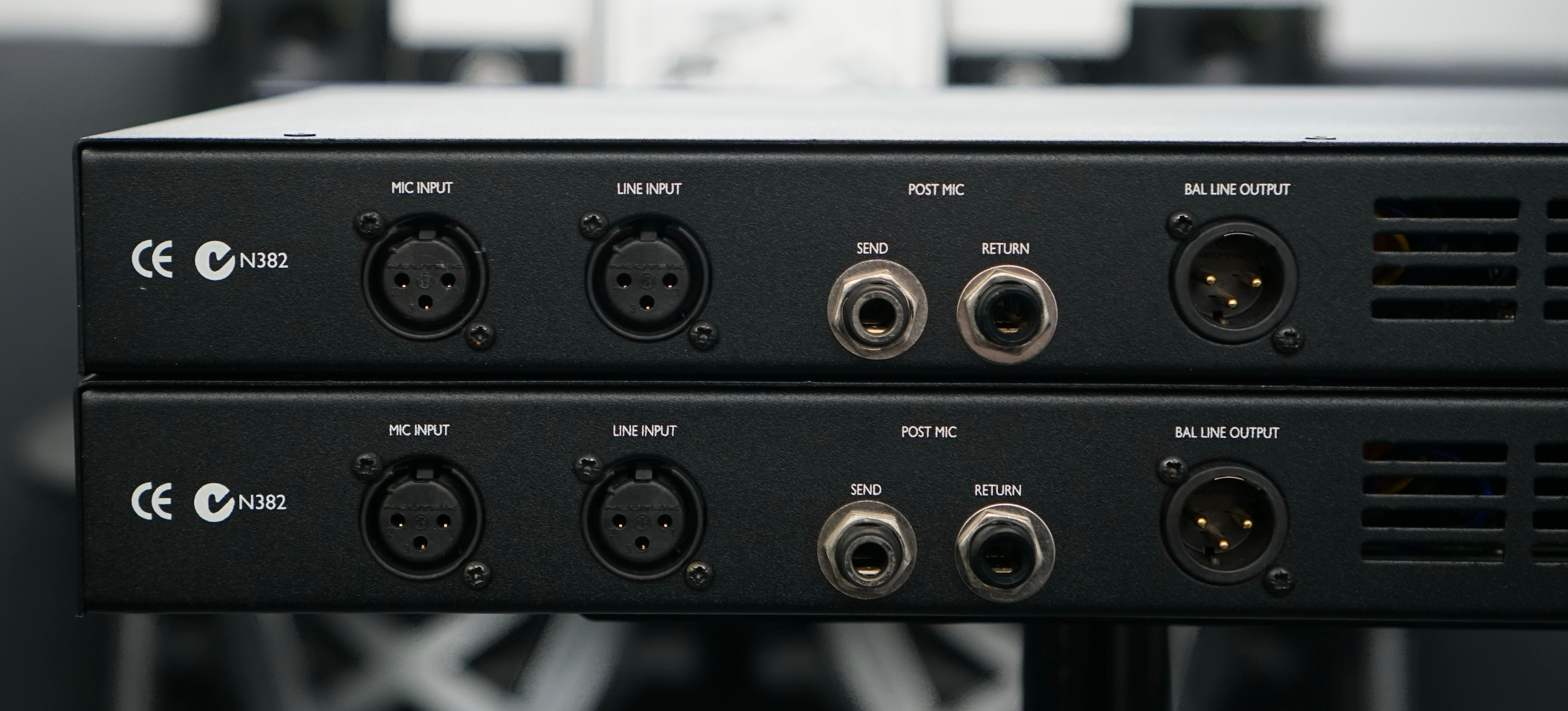 Focusrite ISA110 limited edition 国内正規品 Focusrite ISA 110 Limited Edition Stereoset ( 2 Stück im Set
