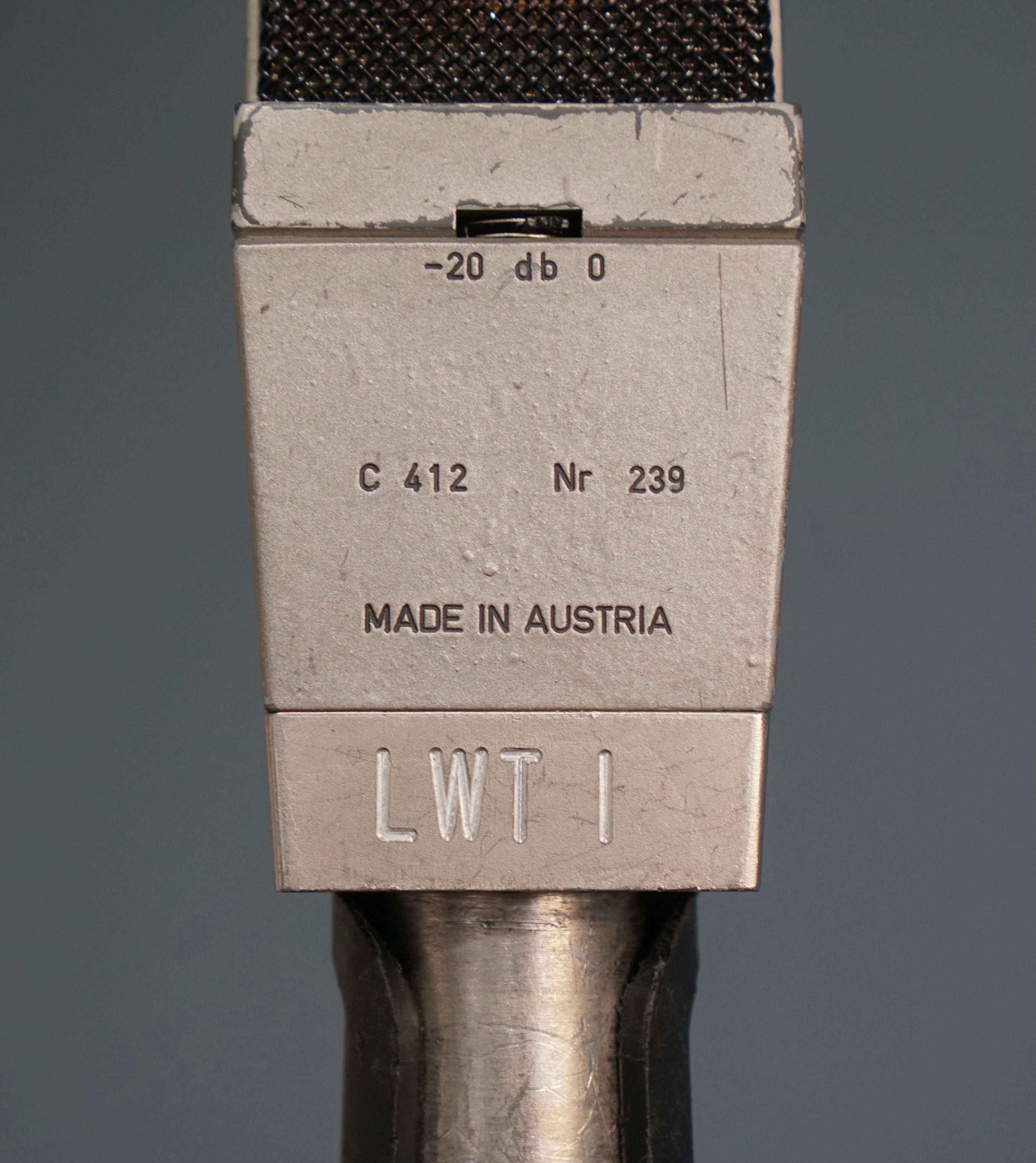 AKG C412