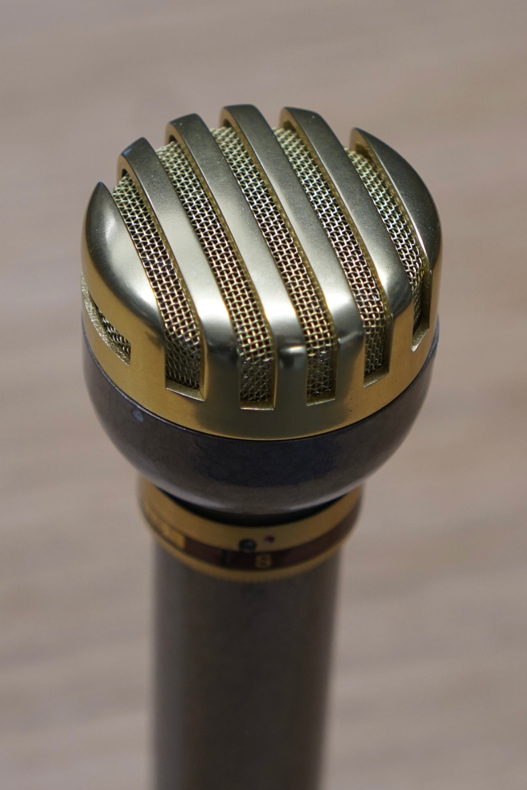 AKG D19 B200