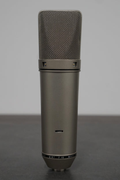Neumann U87 (1981)