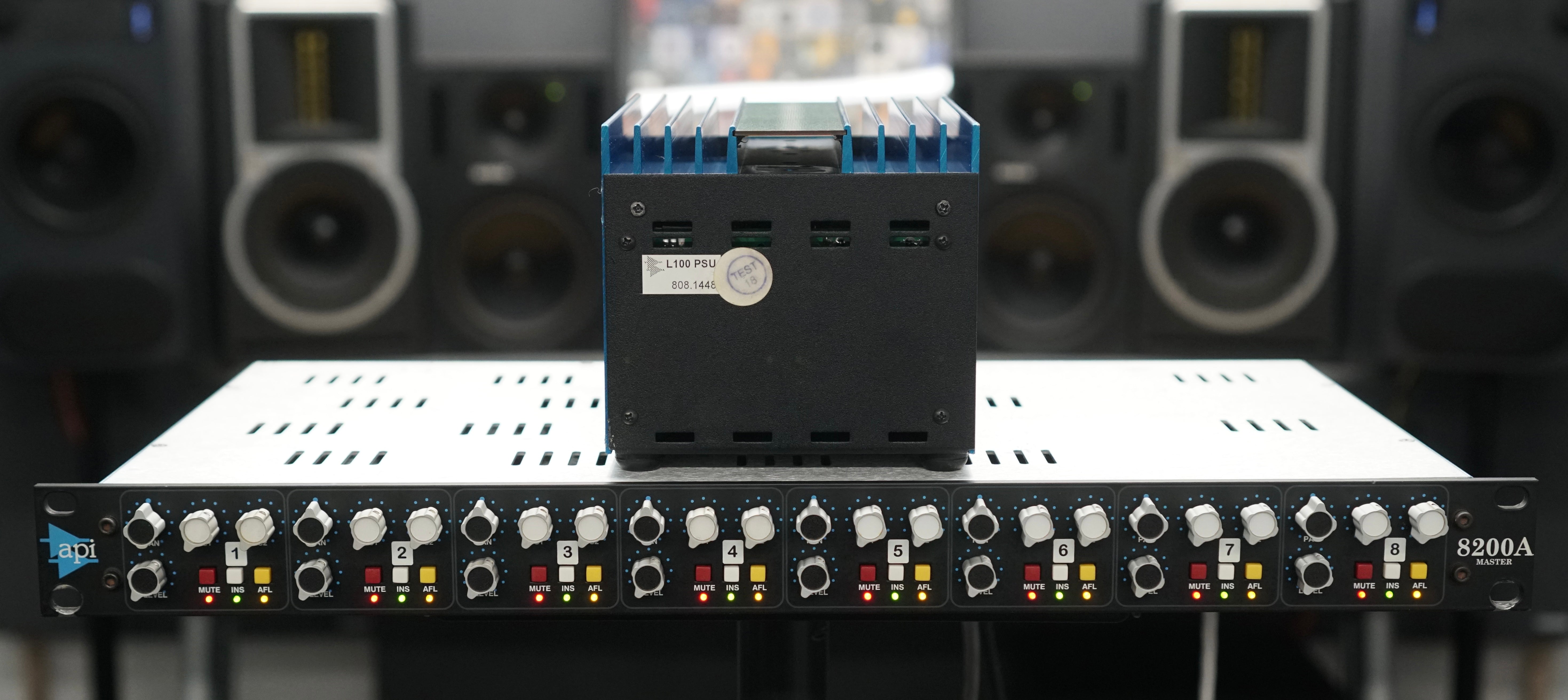 API 8200A 8-Channel Discrete Summing Mixer – Make Noise Pro Audio