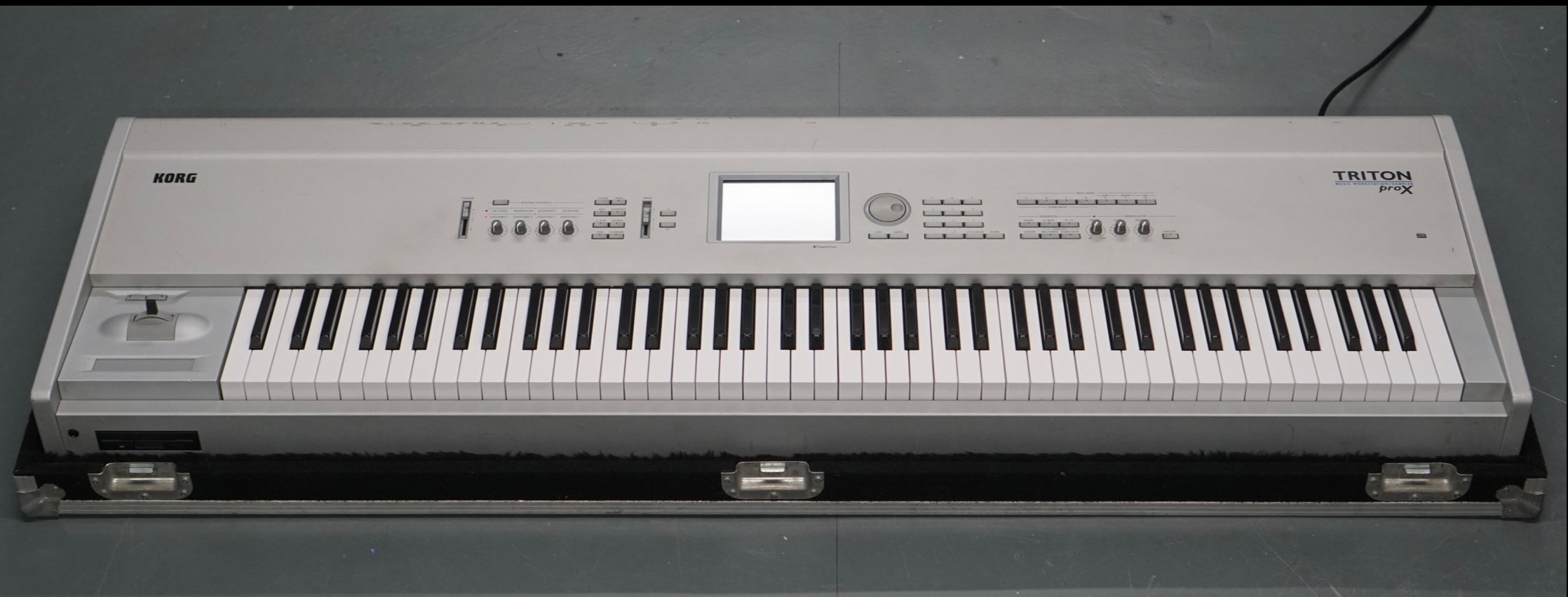 【動作確認済み】希少　KORG Tritone Pro 中古】KORG TRITON PRO シンセサイザー 76鍵 - 神奈川県の中古