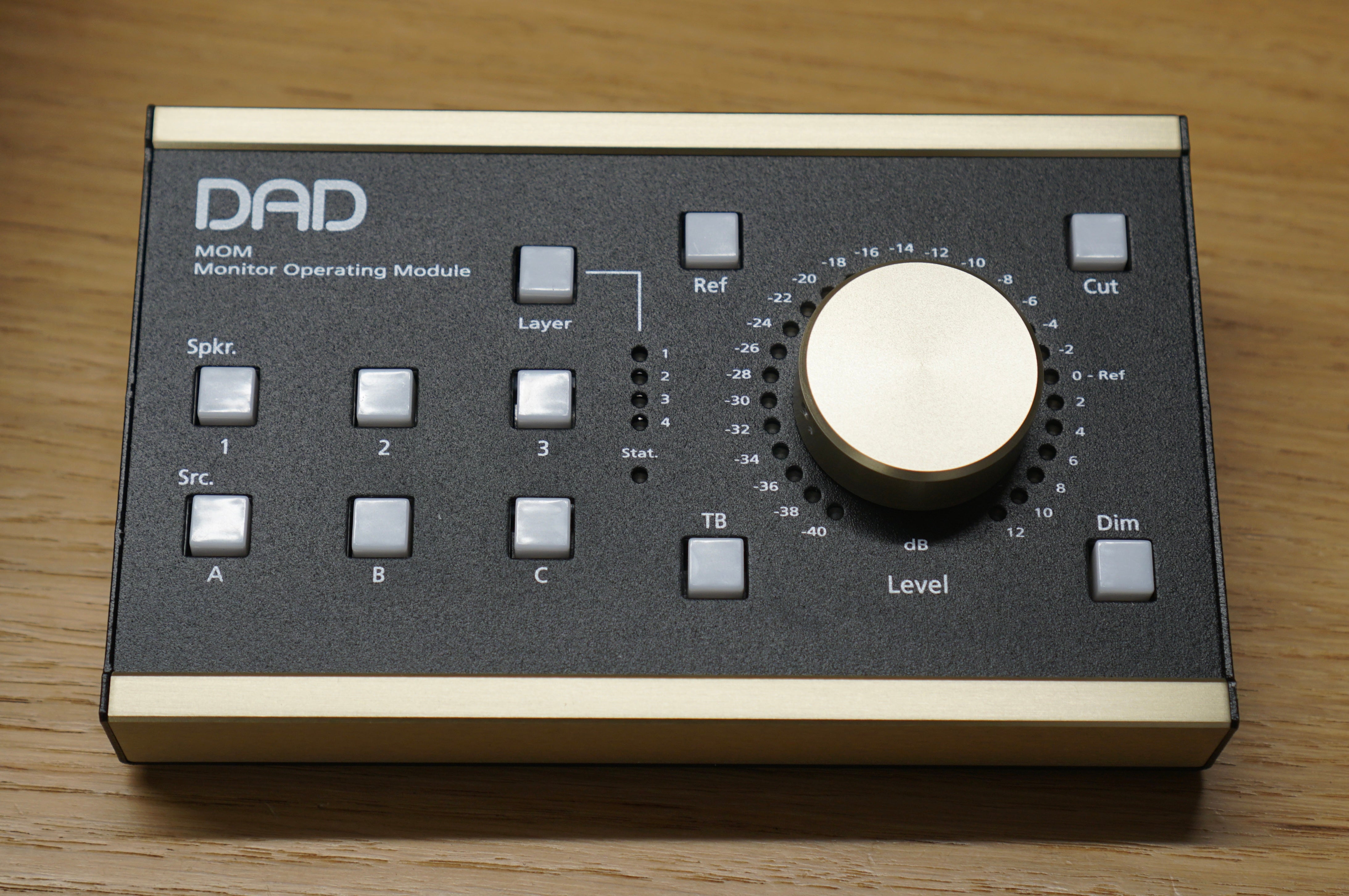 DAD MOM (Monitor Operating Module) – Make Noise Pro Audio