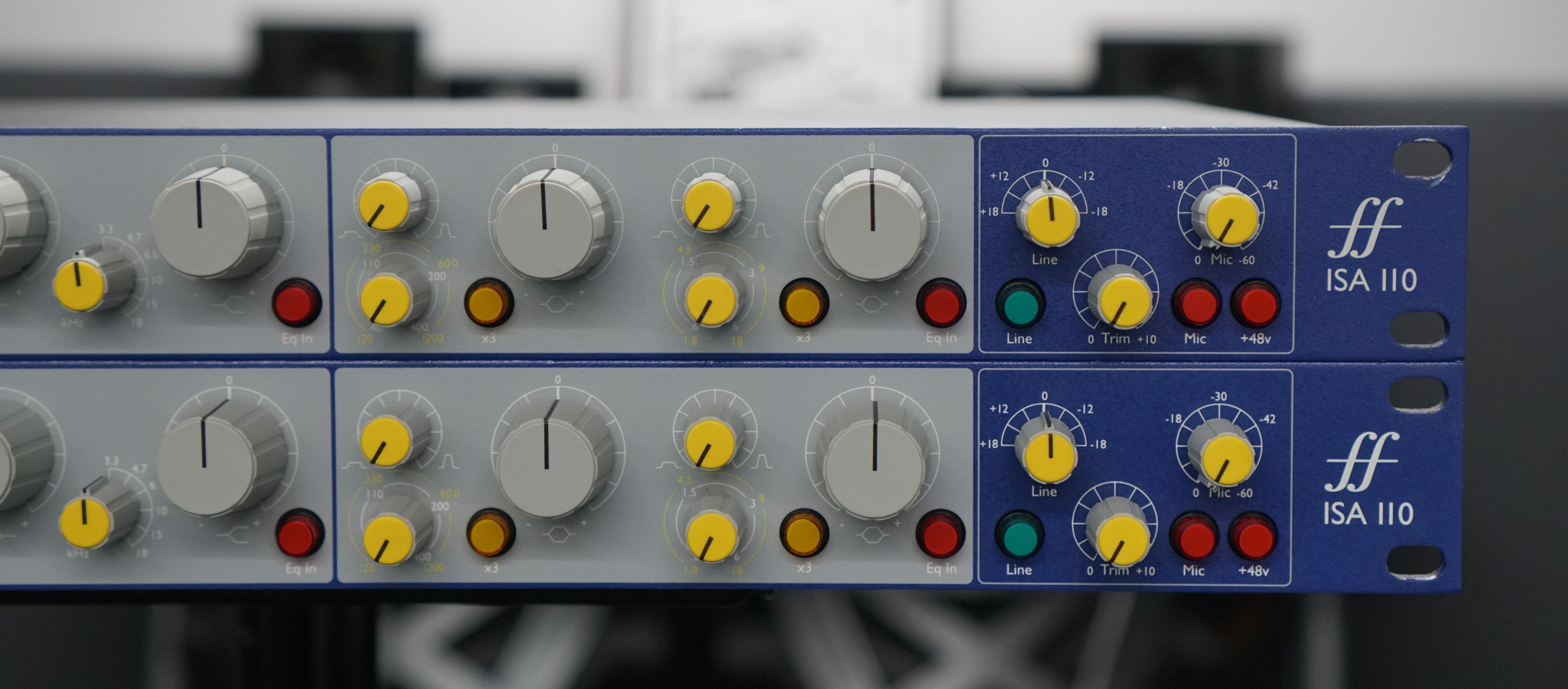 Focusrite ISA110 limited edition 国内正規品 Focusrite ISA 110 Limited Edition Stereoset ( 2 Stück im Set