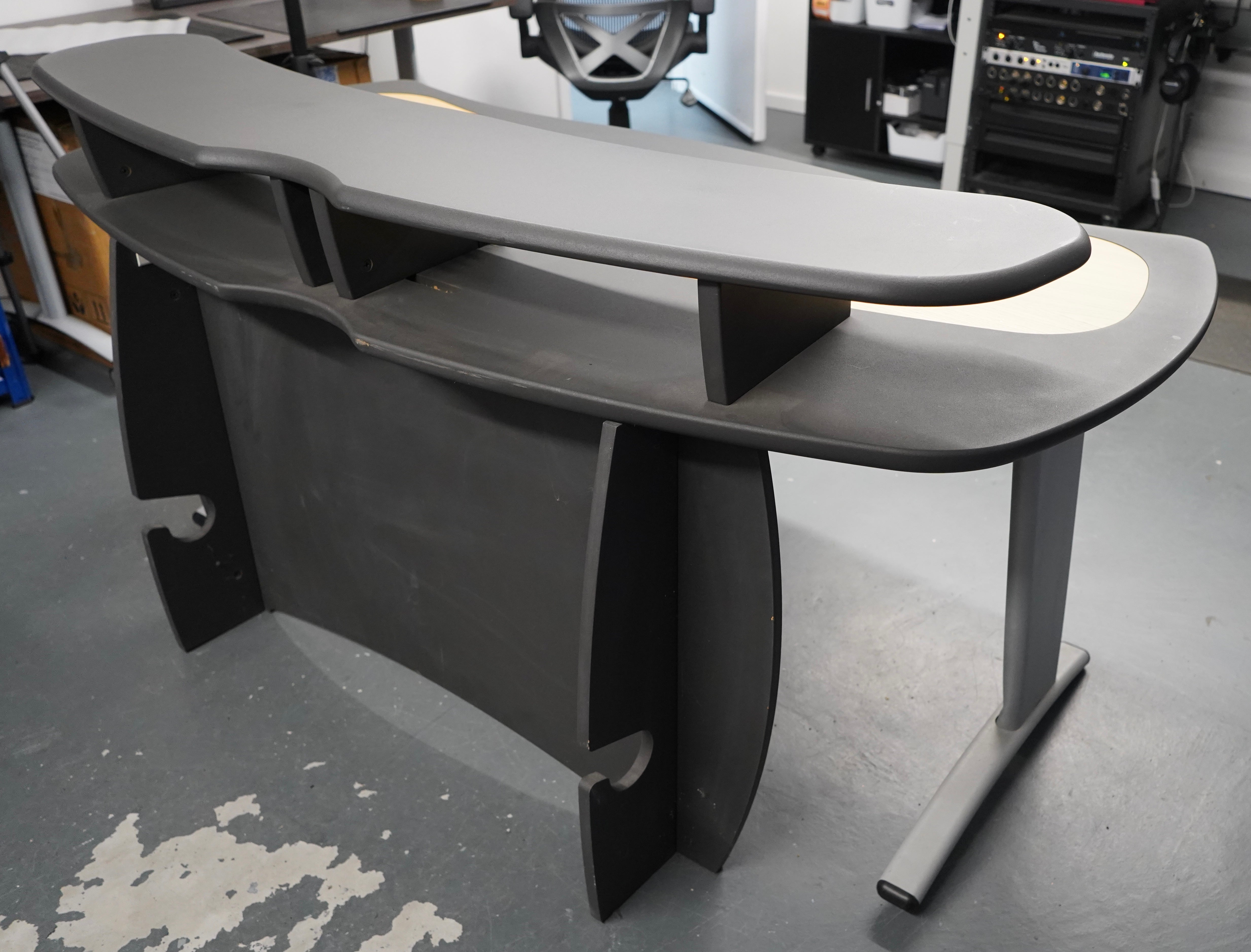 AKA Design ProMedia Desk