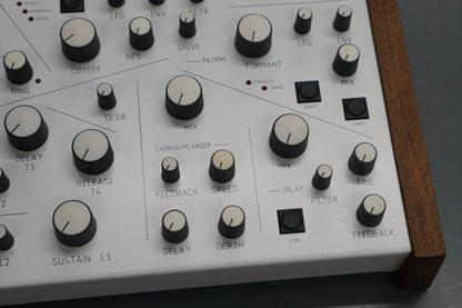 Modor NF-1 Digital Polyphonic Synthesizer