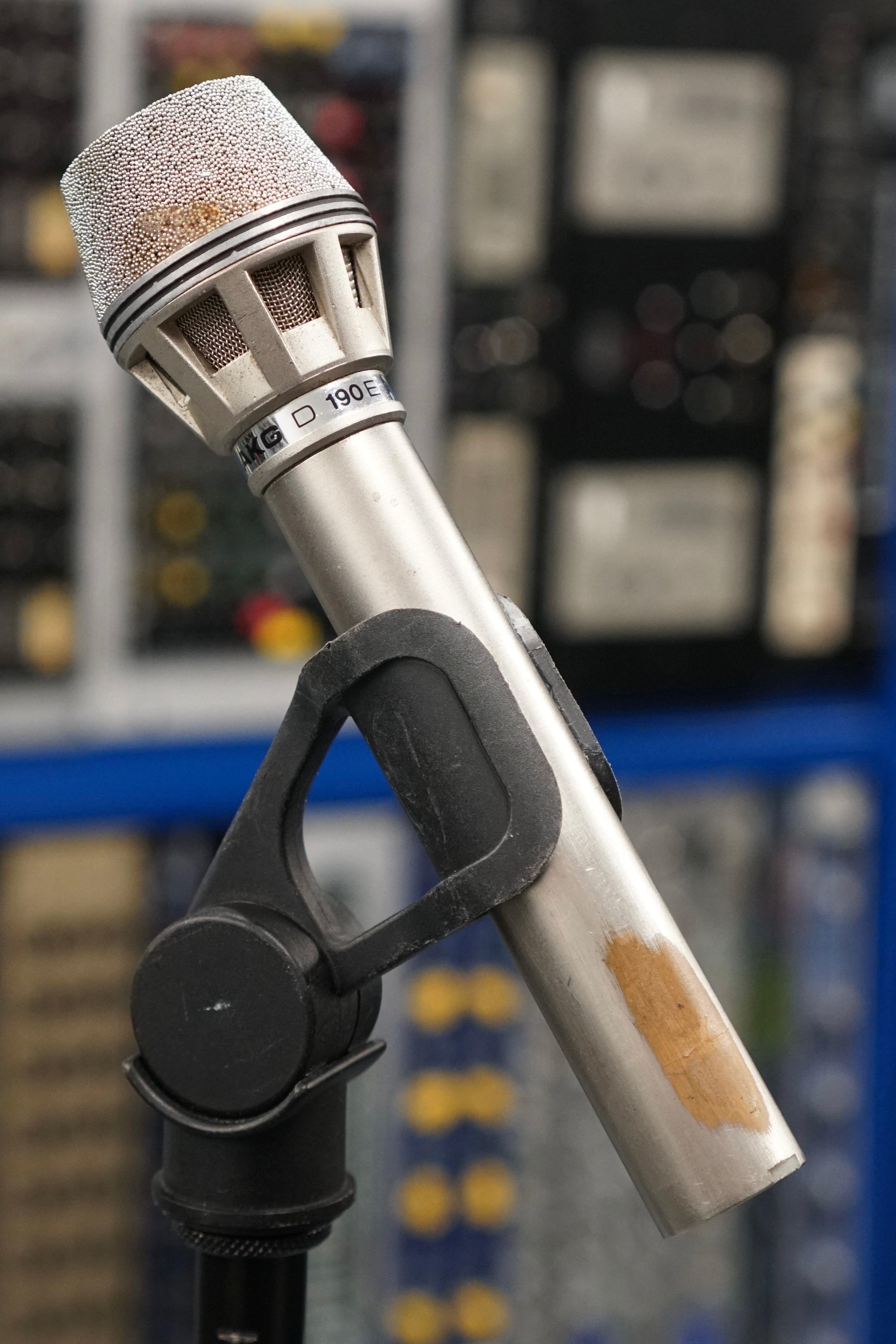 AKG D190E