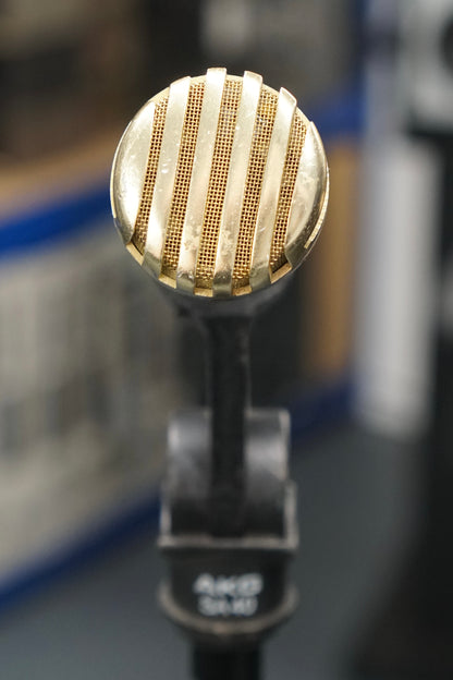 AKG D19