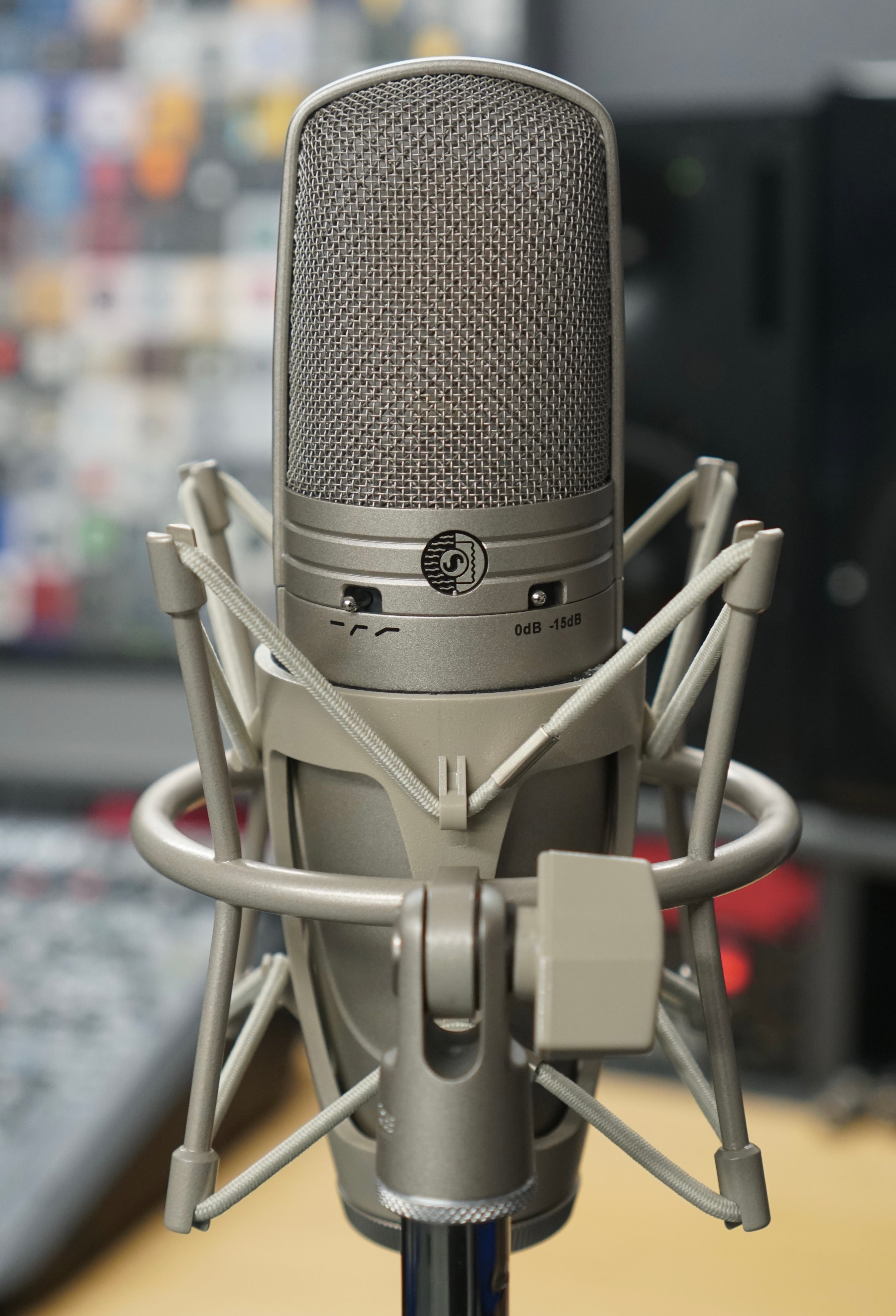 Shure KSM44
